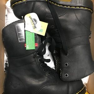 Dr. Martens WOMEN'S LEAH STEEL TOE NIB